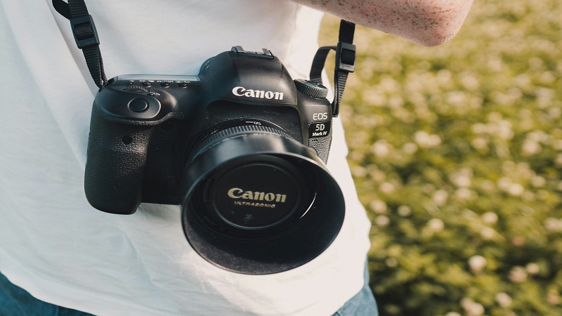 how to use canon camera without battery