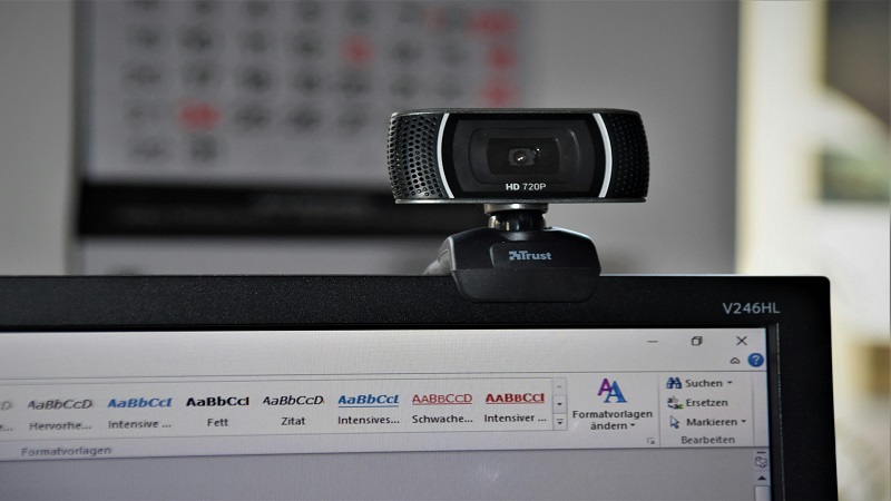 how to use digital camera as webcam