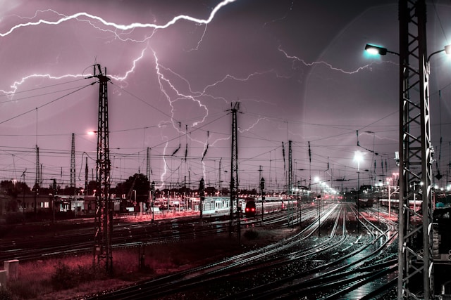 how to photograph lightning