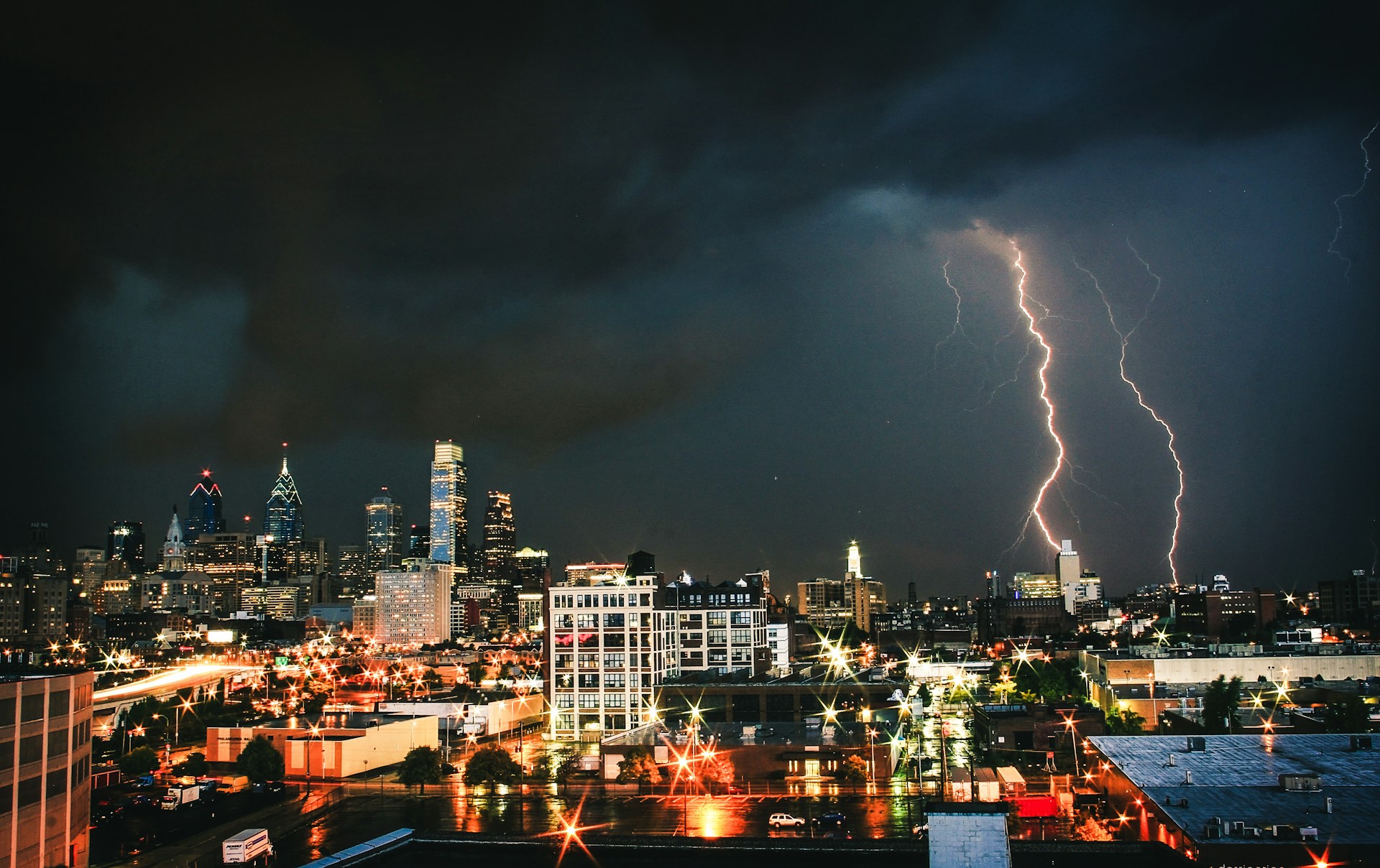 how to photograph lightning